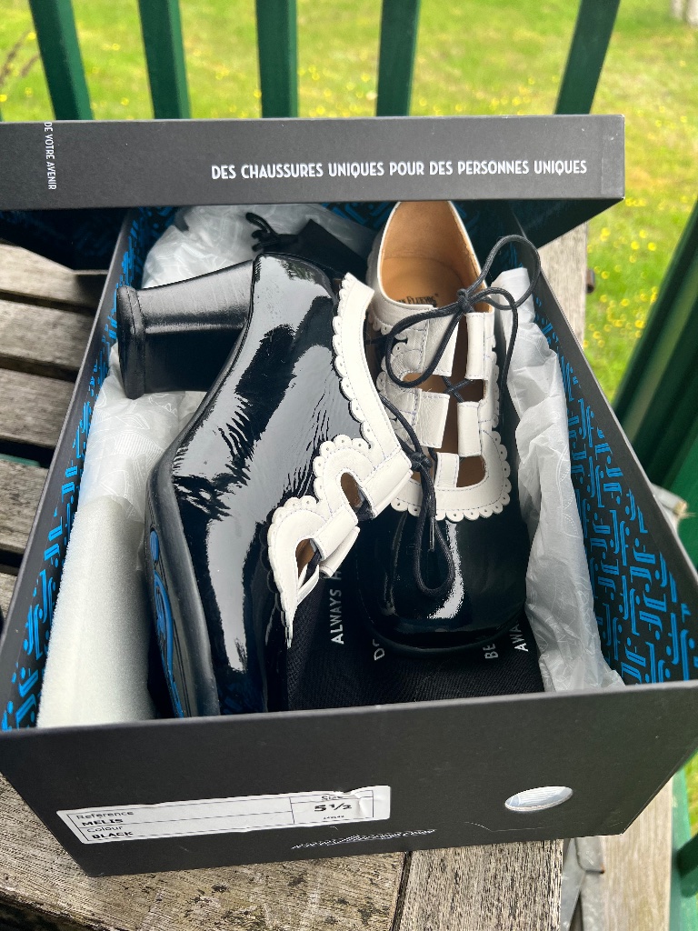 New In Box: John Fluevog Operetta Melis: Black/White W5.5